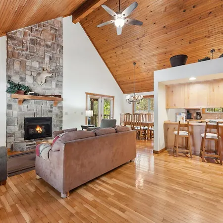 Mayberry Lodge Cabin